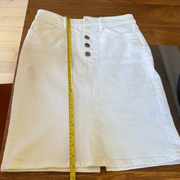 Banana Republic Button-Fly Denim Pencil Skirt, White, Size 2 petite - Picture 3 of 4